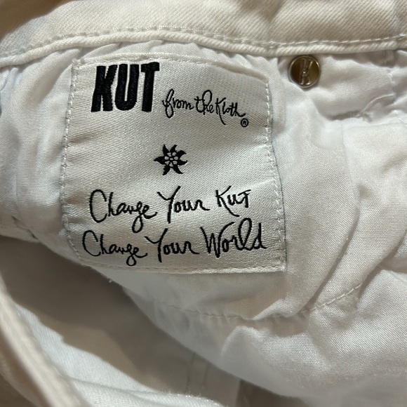 Kut from the Kloth Donna Ankle Skinny. 6 - Picture 12 of 12